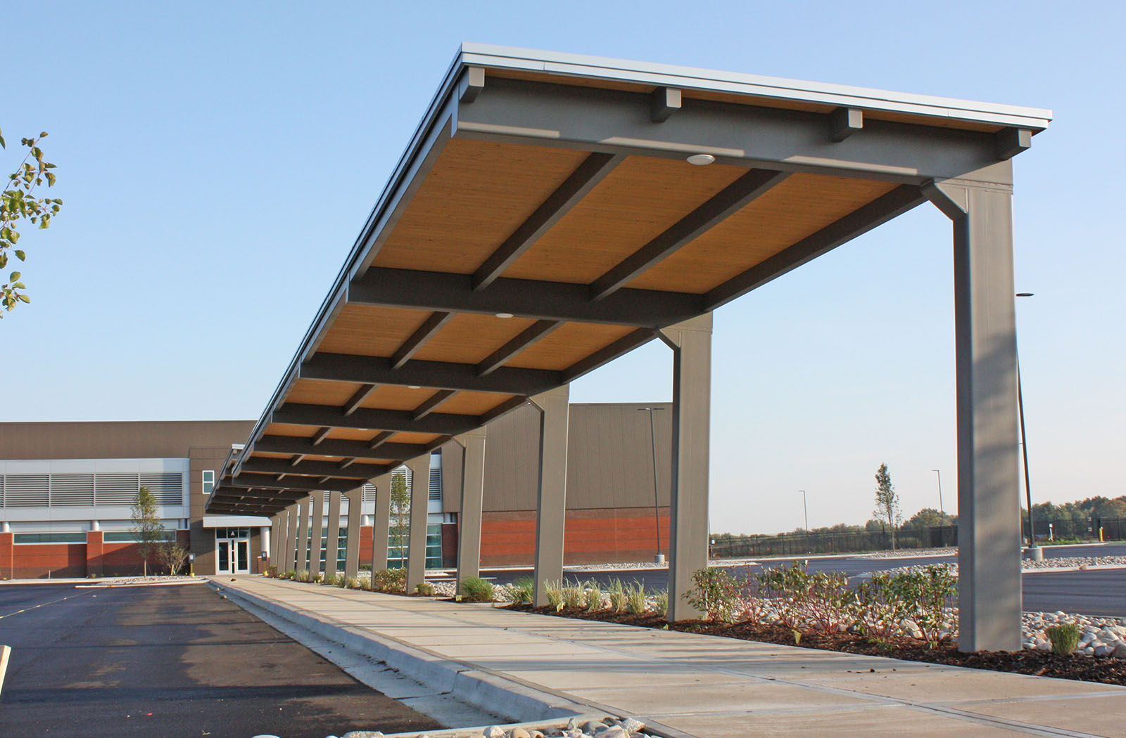 Corporate Campus-xxxxxxb-x-Walkway Covers-Corporate