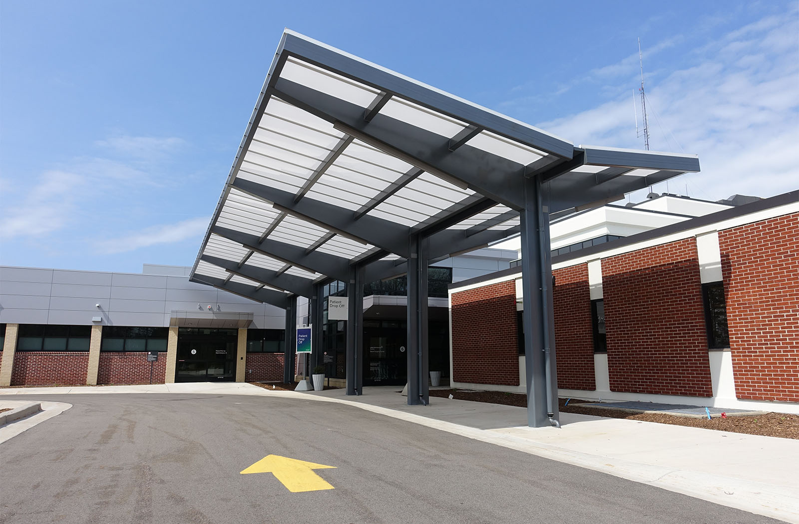 Spectrum-63594a-25x88-Entrance Canopy-Healthcare