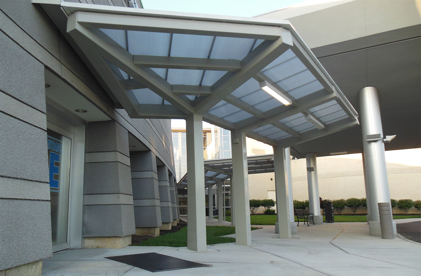 Toledo Hospital-50347c-x-Walkway Covers-Healthcare